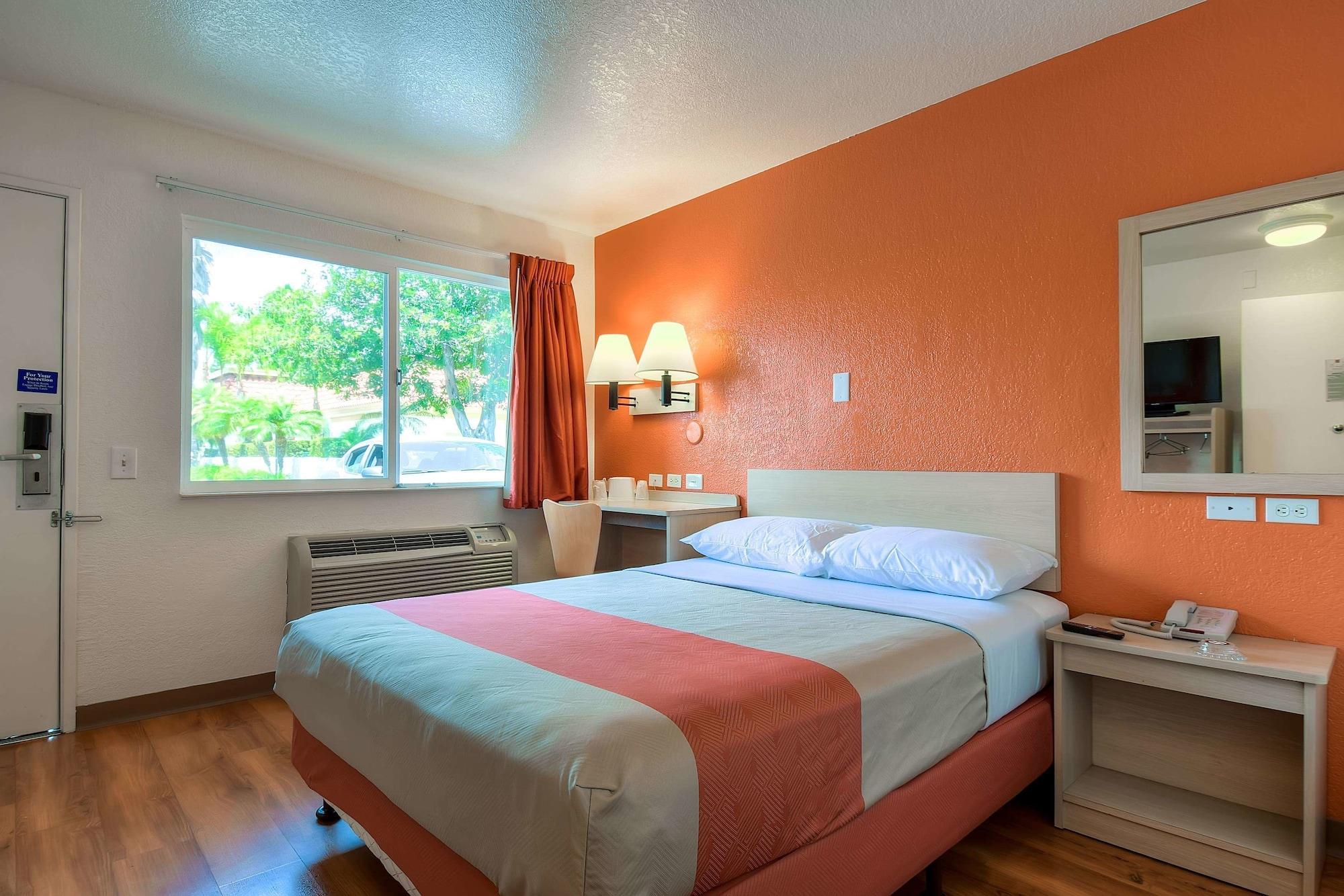 Motel 6-Westminster, Ca - South - Long Beach Area Kültér fotó